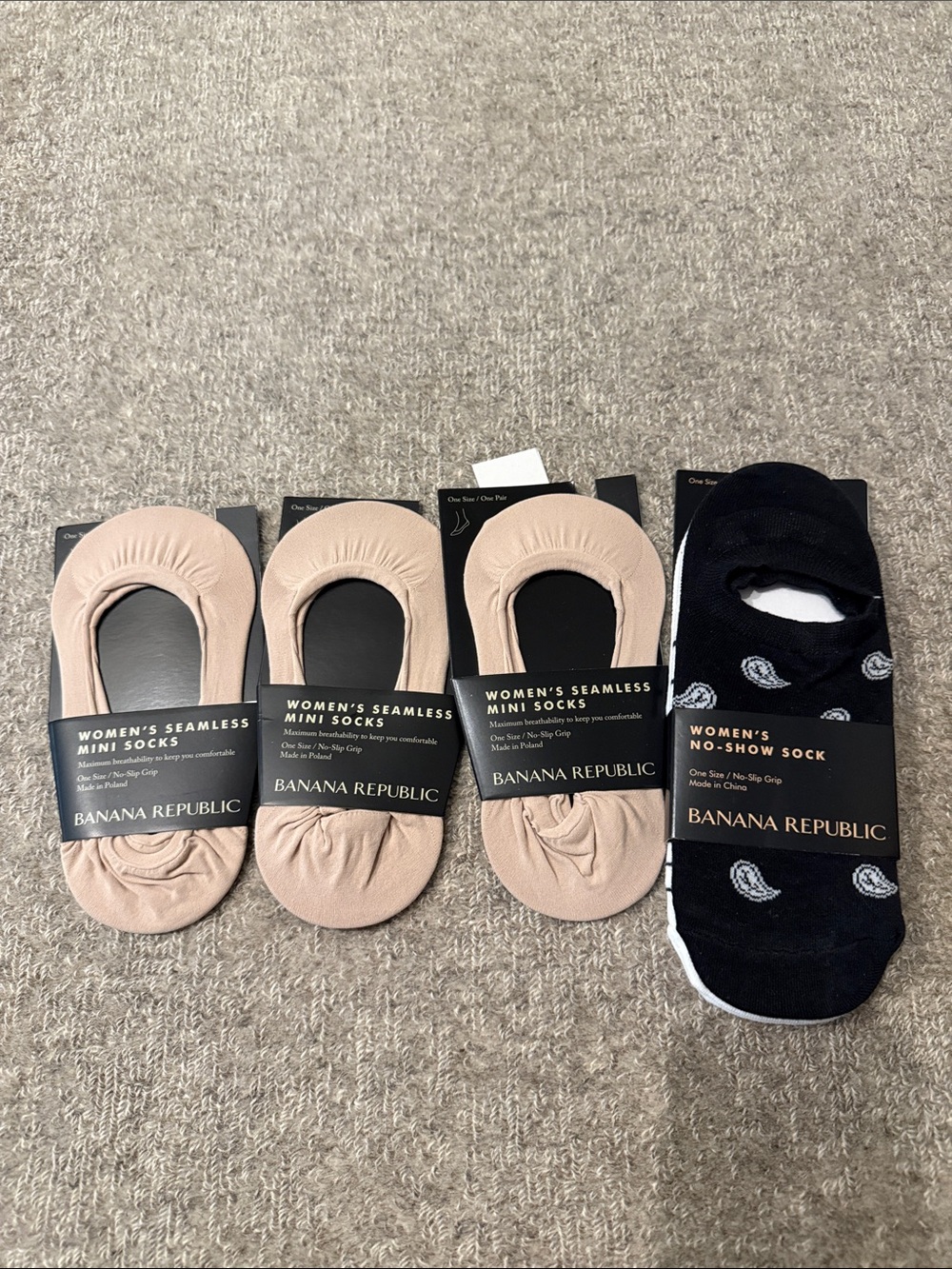 NWT Banana Republic Women's Seamless No-Show Socks in Nude & Black-6 pairs